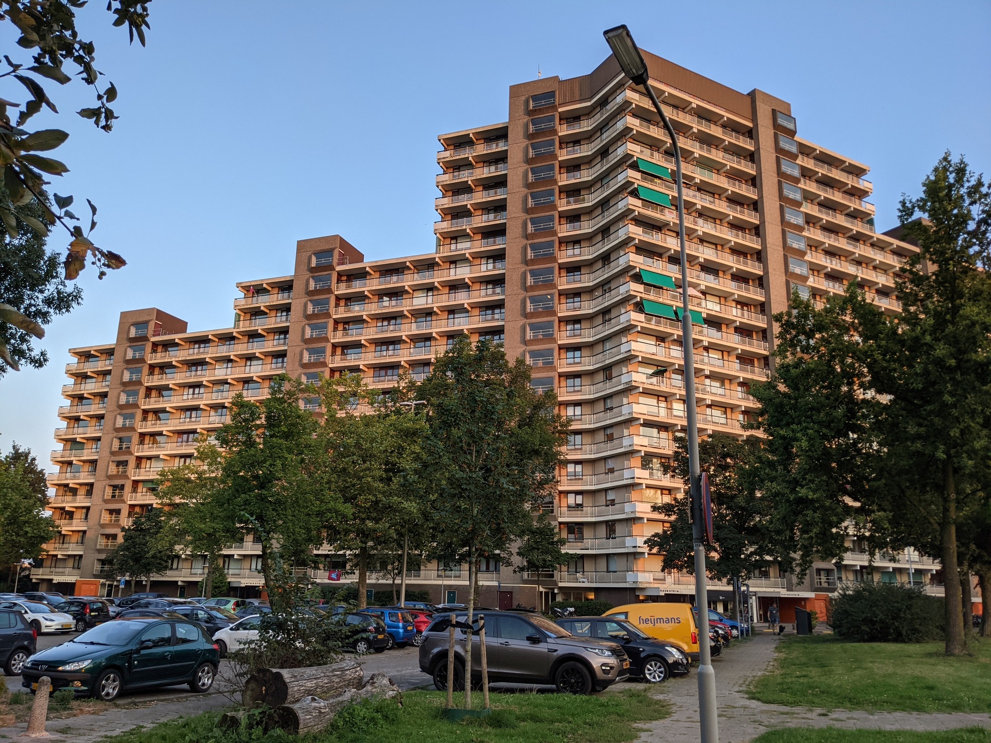 Een appartementencomplex aan de Groningensingel in Arnhem.