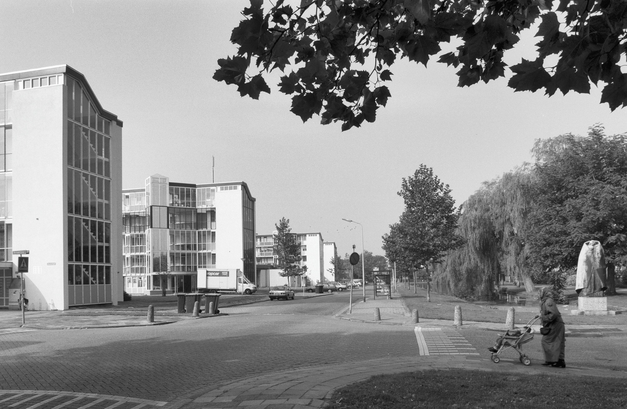 Een historische opname van flatgebouwen in Gouda.