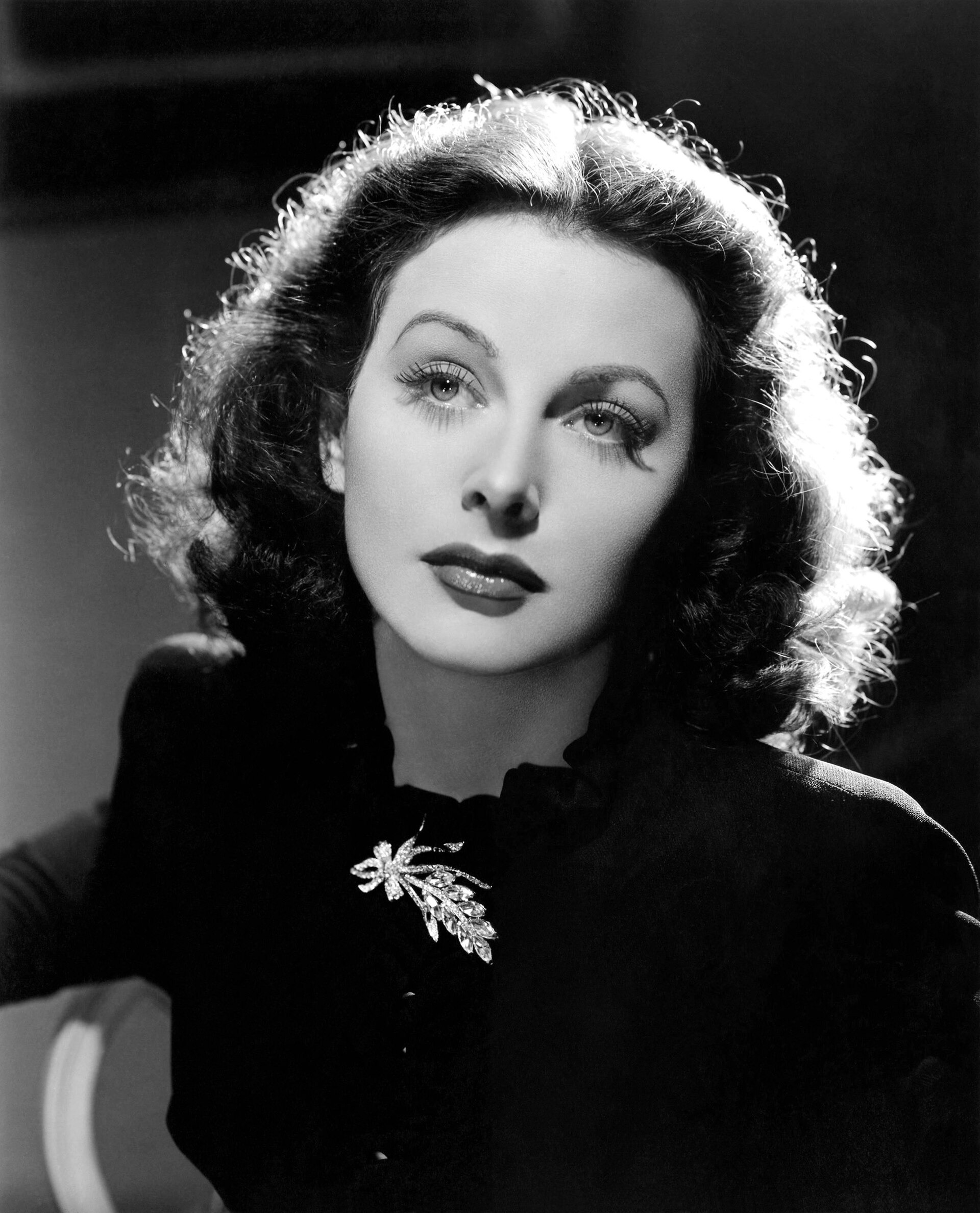Zwart-witportret van Hedy Lamarr uit 1944.
