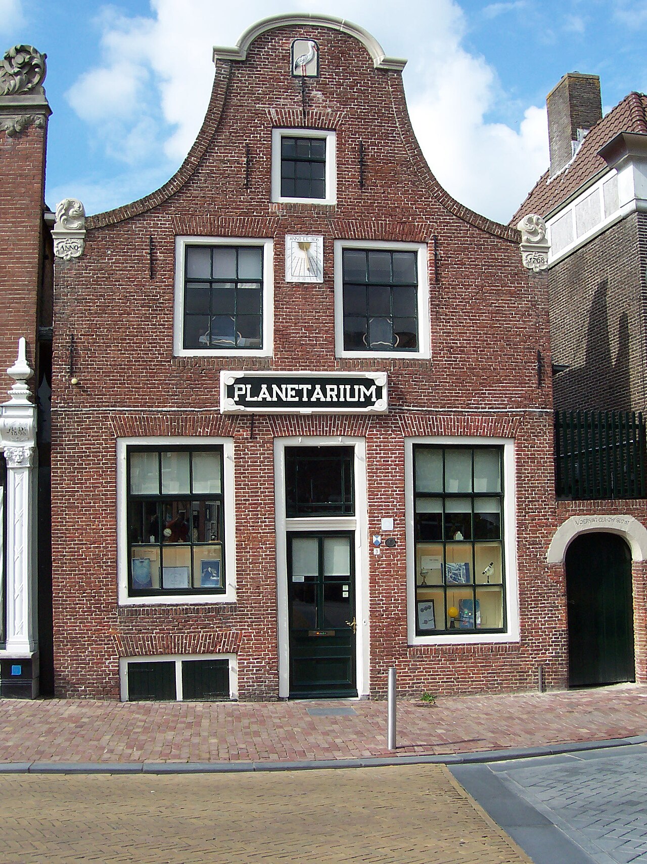 Het gebouw van het Eise Eisinga Planetarium in Franeker. Archieffoto; dit beeld toont de buitenzijde.