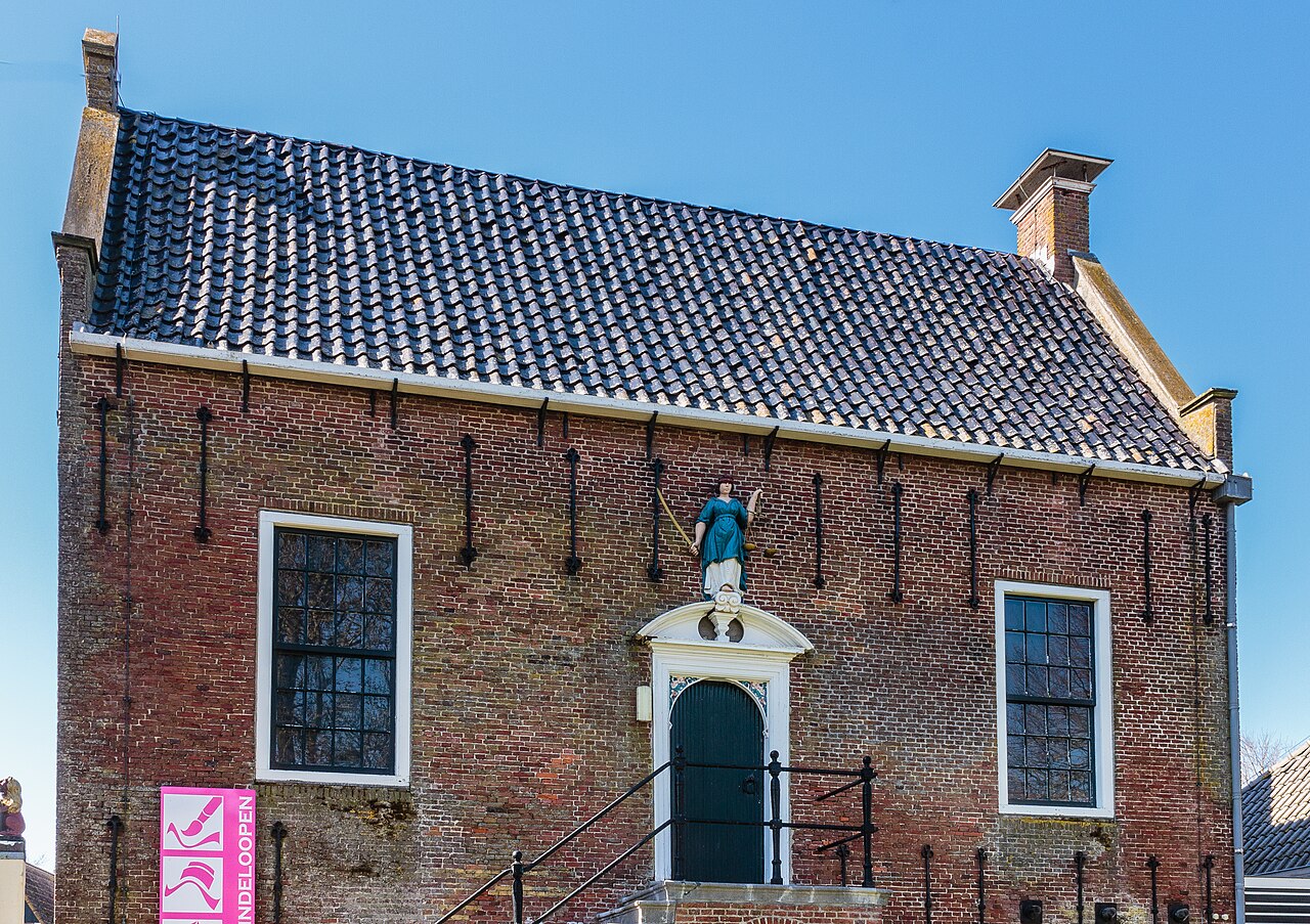 Het Museum Hindeloopen, waar de plaatselijke kunstnijverheid wordt bewaard.