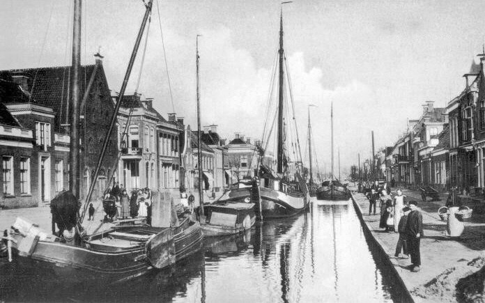 De Drachtstervaart vóór de Tweede Wereldoorlog. Historische opname, geen actuele situatie.