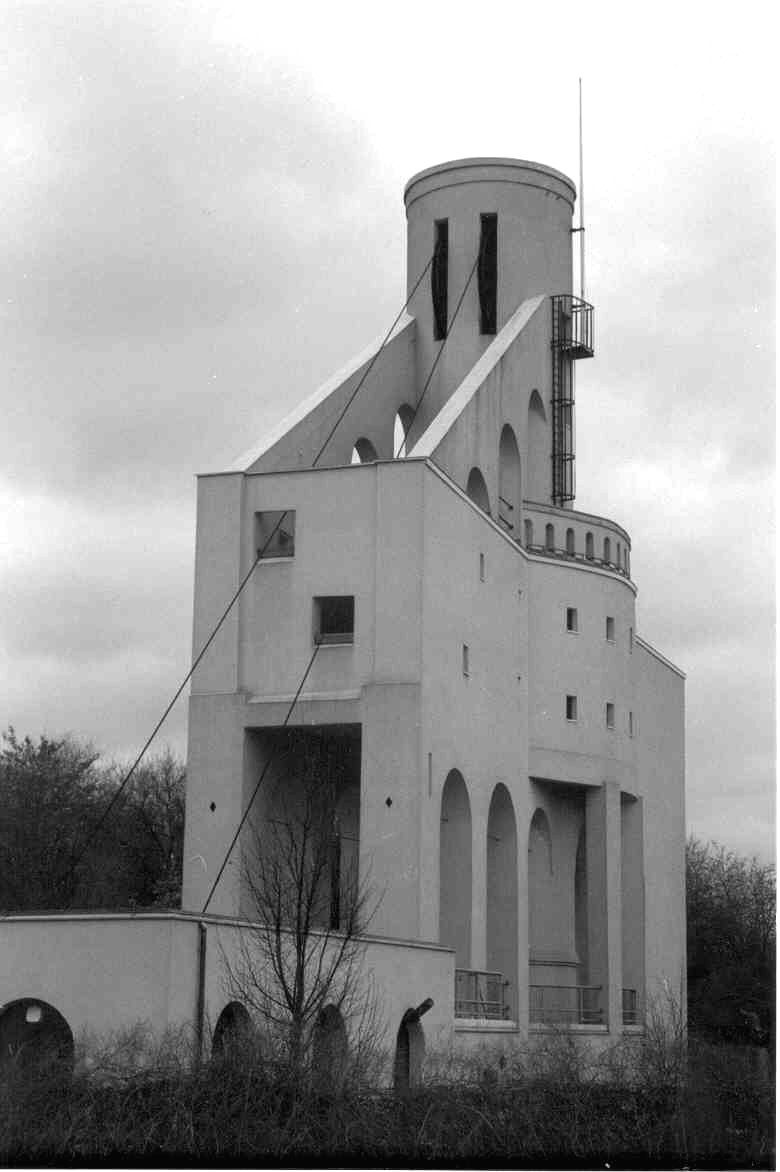 Schacht Nulland in Kerkrade op een oudere zwart-witfoto.