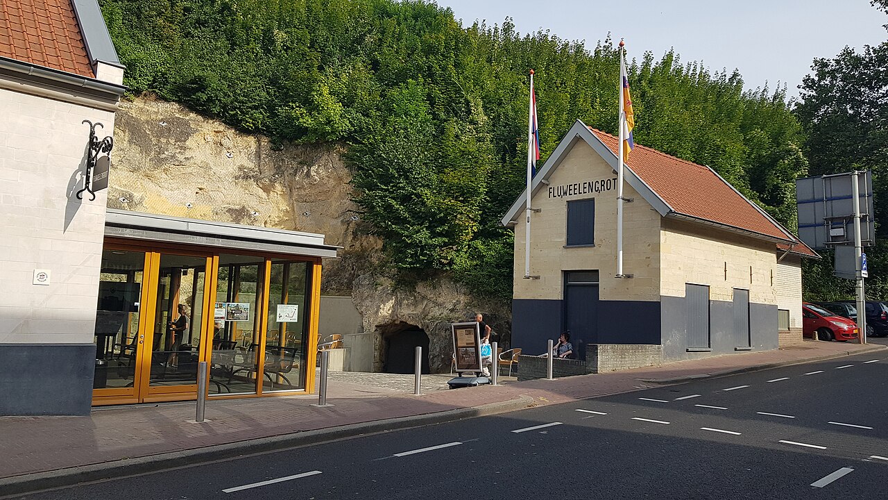 De ingang van de Fluweelengrot in Valkenburg. De ondergrondse gangen zijn niet afgebeeld.
