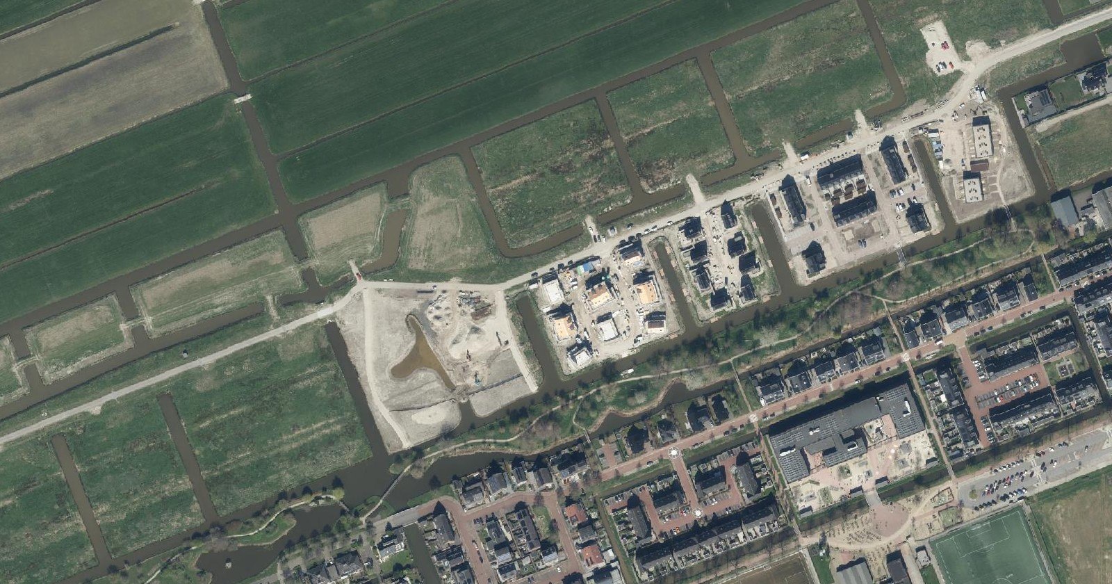 Luchtfoto uit 2026 van Buytewech-Noord en de omgeving van de Parelgras in Nieuwkoop.