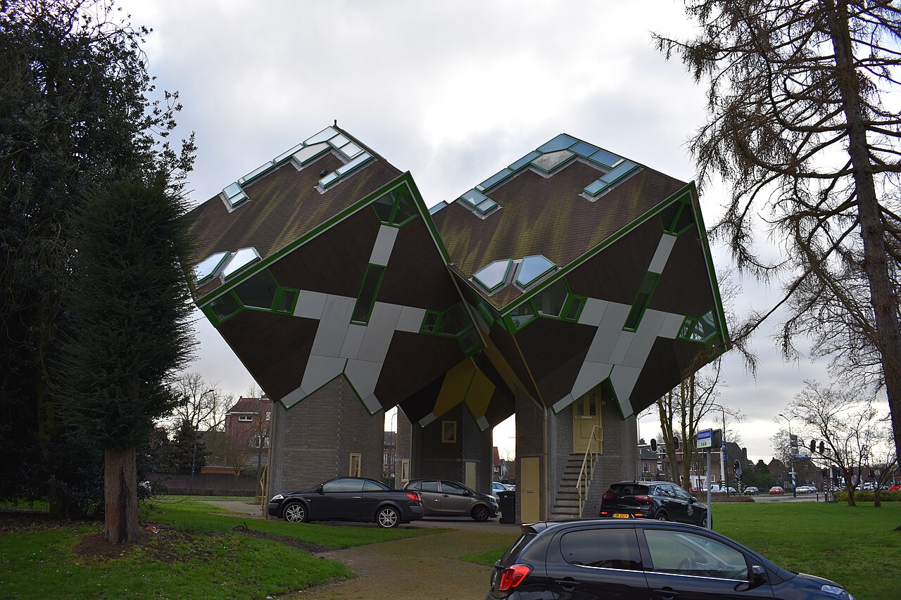De drie vroege kubuswoningen aan de Wilhelminalaan in Helmond.
