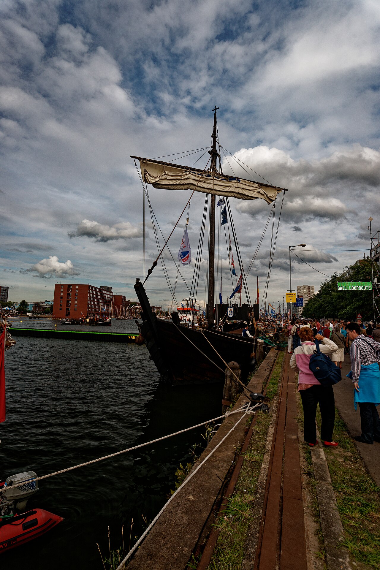 De replica Kamper Kogge tijdens Sail Amsterdam in 2010; geen opname in Kampen.