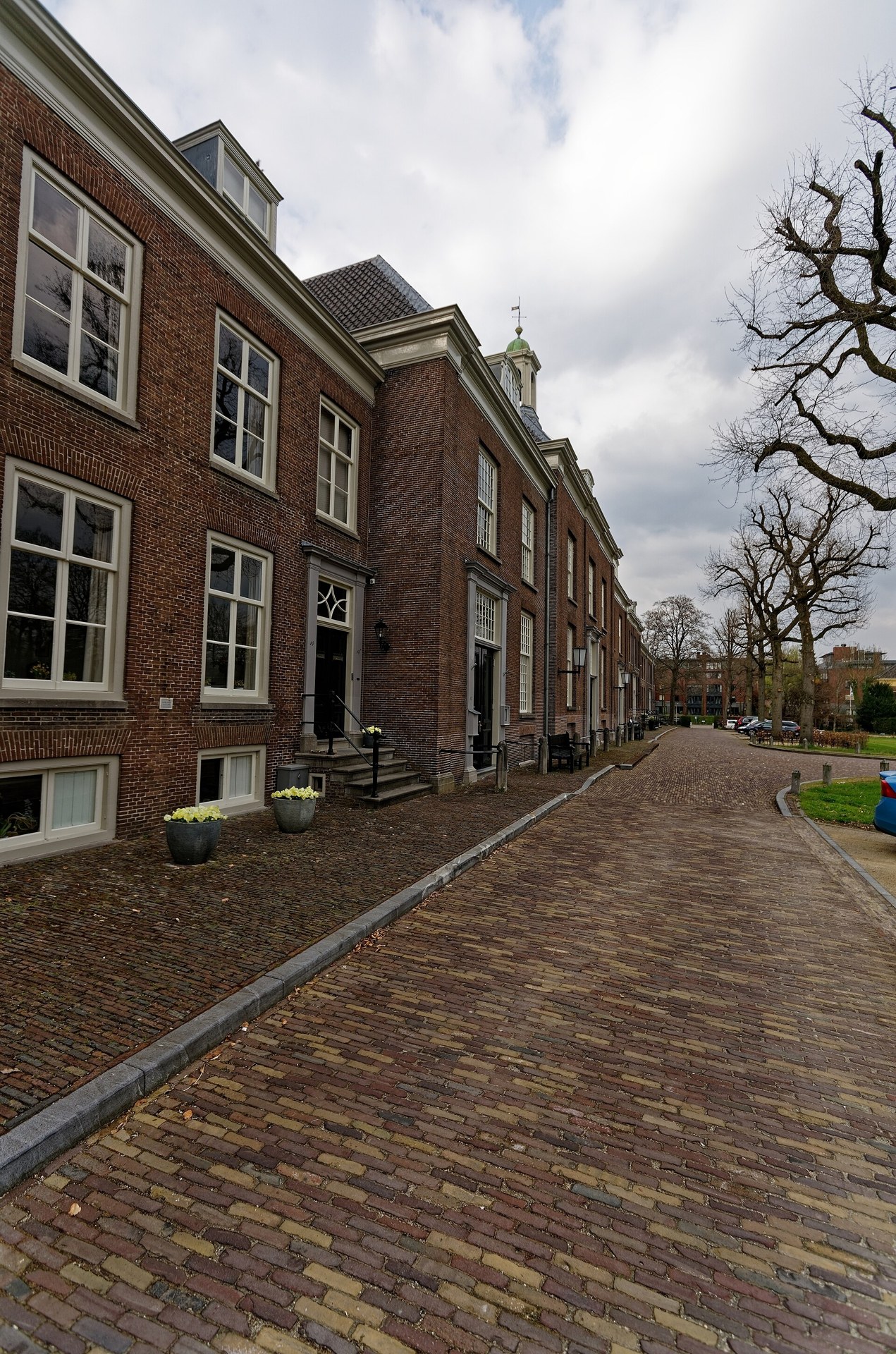 Bebouwing aan het Zusterplein bij Slot Zeist.