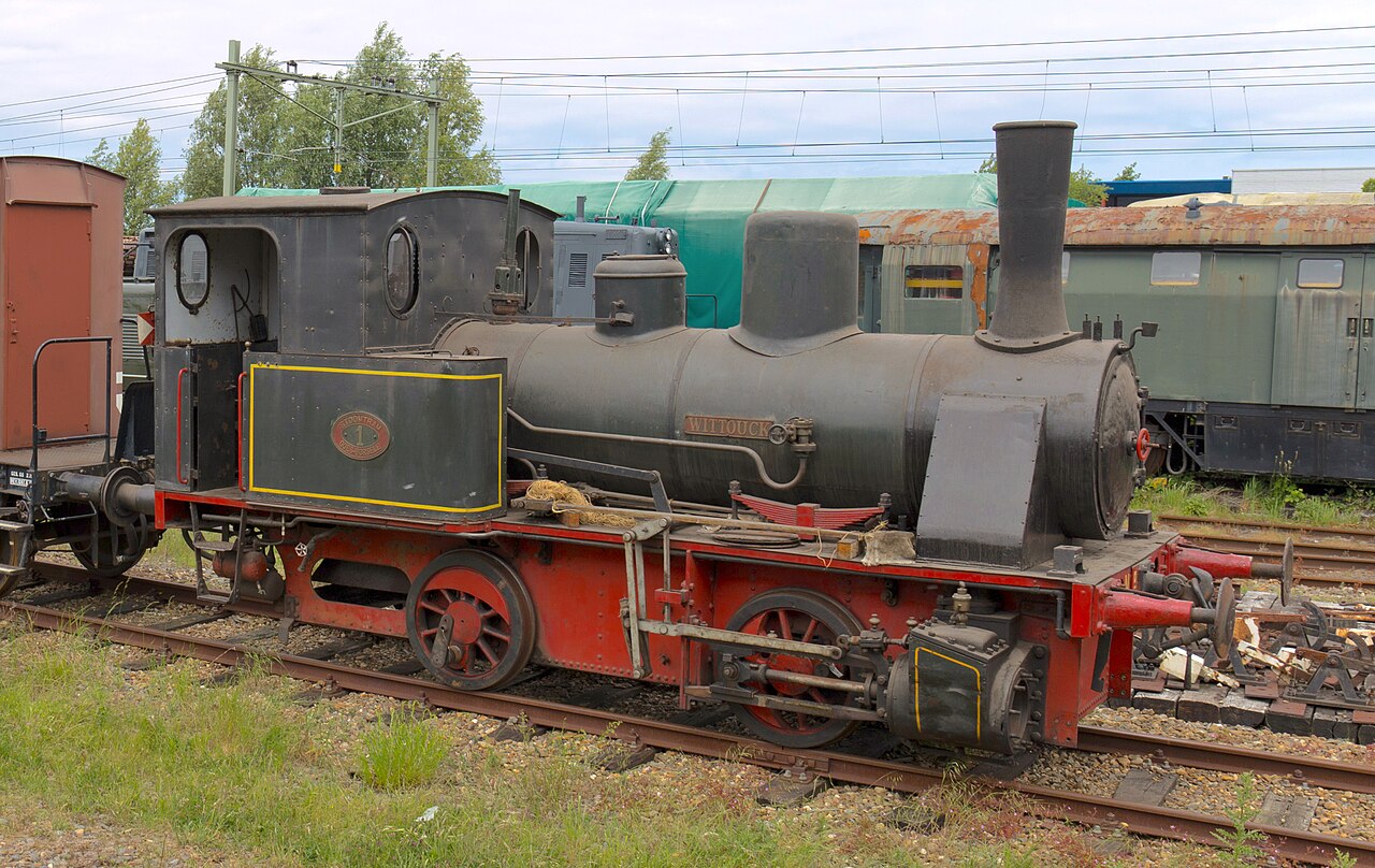 Historische locomotief van Stoomtrein Goes–Borsele op het museumterrein.